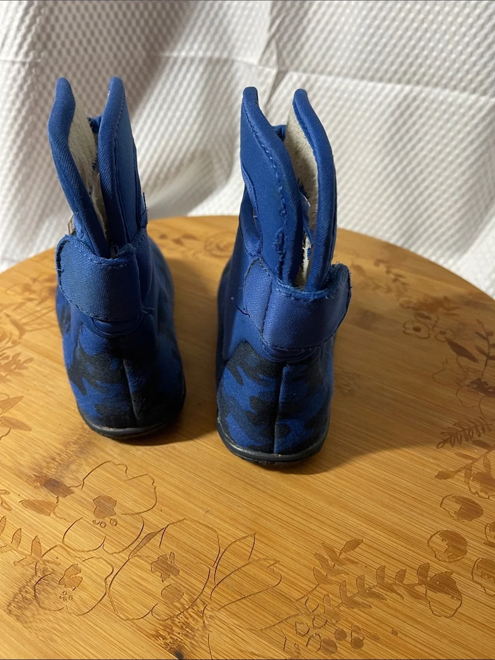 Bogs Toddler size 9 Blue Camo Waterproof Pull-On Winter Boots